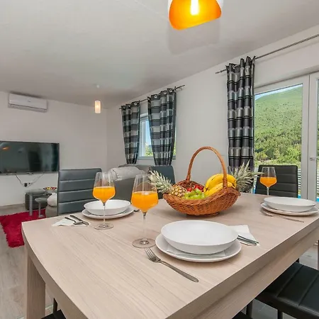 Matanovi Dvori וילה Slime