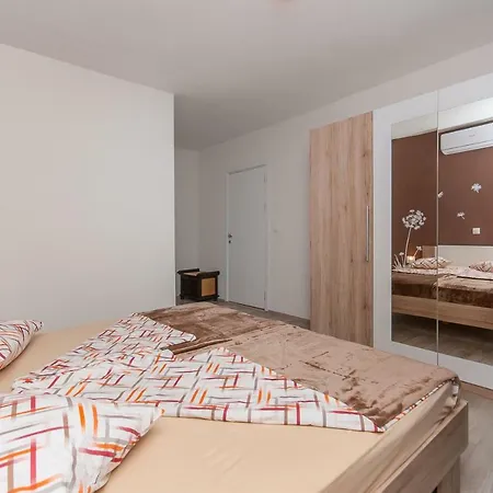 Vila Matanovi Dvori *
