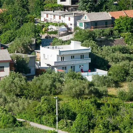 Vila Matanovi Dvori *